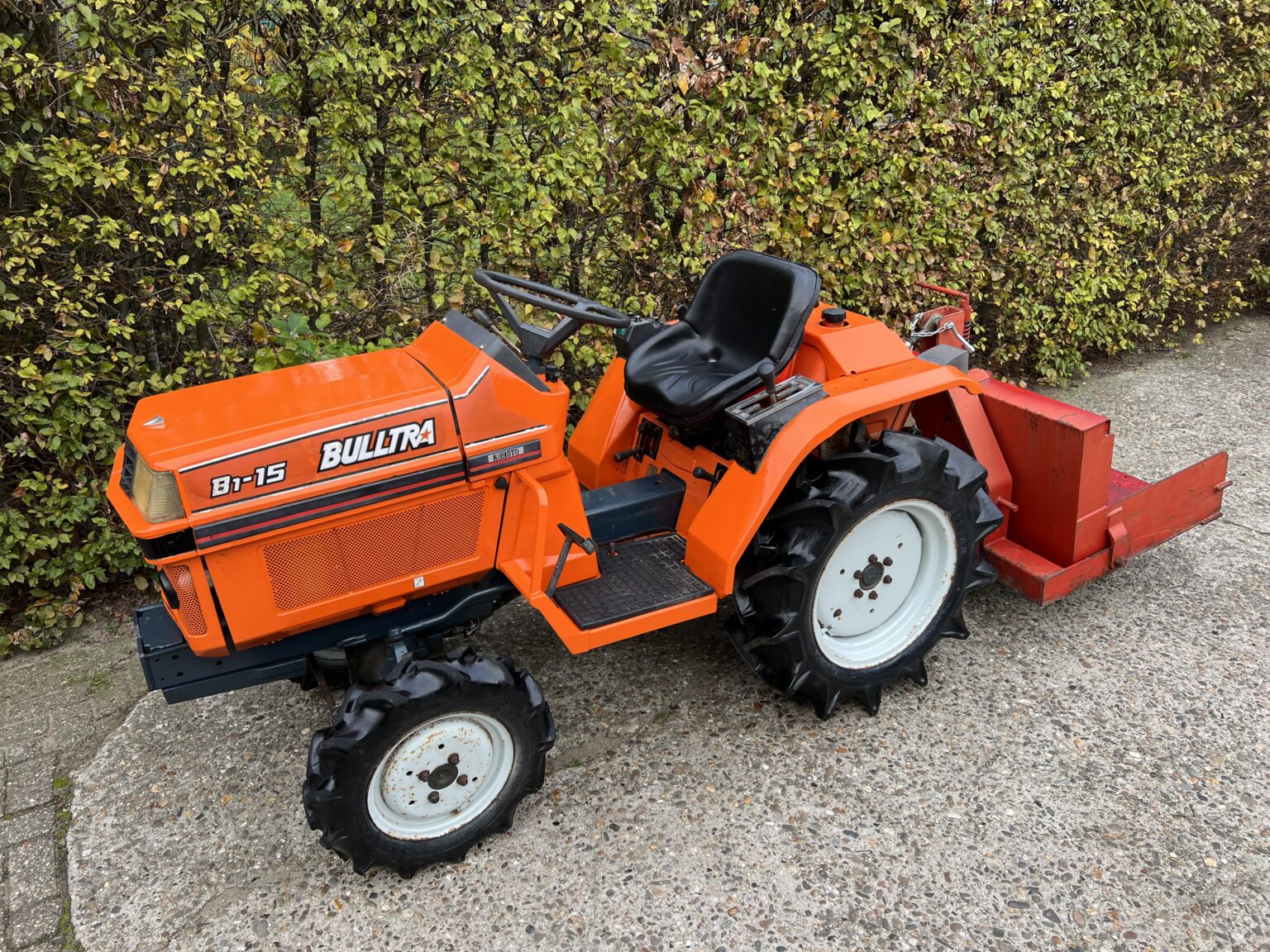 Kubota Bultra B-15 4×4 , 3 Cilinder Met Zijschakeling En Kiepbakje ...